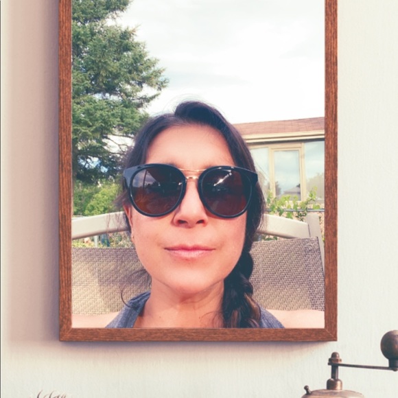 Meet your Posher, Amanda - Picture 1 of 1